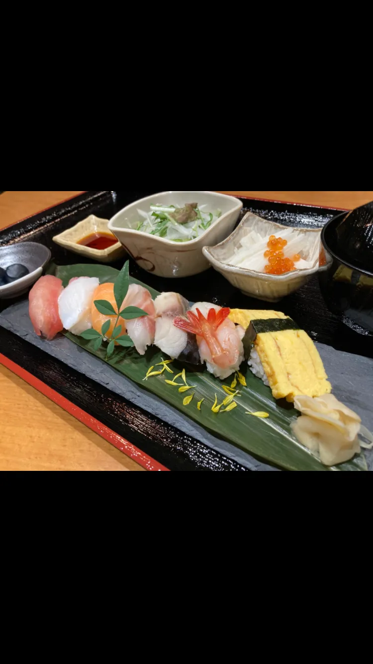  【東神楽】海の恵みを贅沢に！7貫握り・5貫握りセットで楽しむ寿司の旅｜ランチ・喫茶＆居酒屋　和心